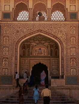 Jaipur--front of castle